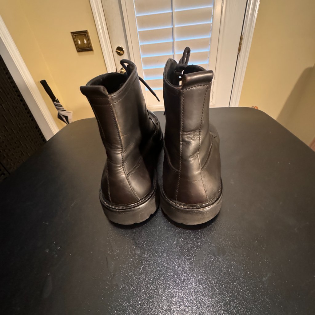 Bergdorf Goodman Eur 41 Black Leather Laceup Boot Made In Italy — image 8 of 8